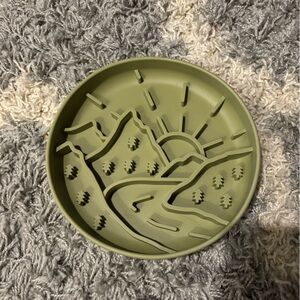 Dog slow feeder bowl (green)